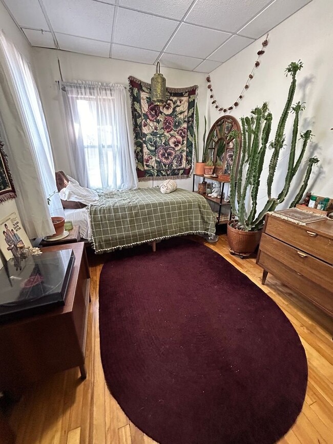 Building Photo - 1 Bedroom 1 Bathroom Apartment