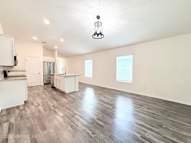 Building Photo - 7838 Meadow Walk Ln