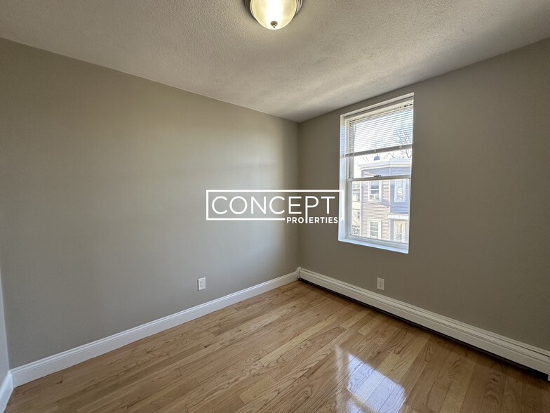 Building Photo - 67 Shawmut St