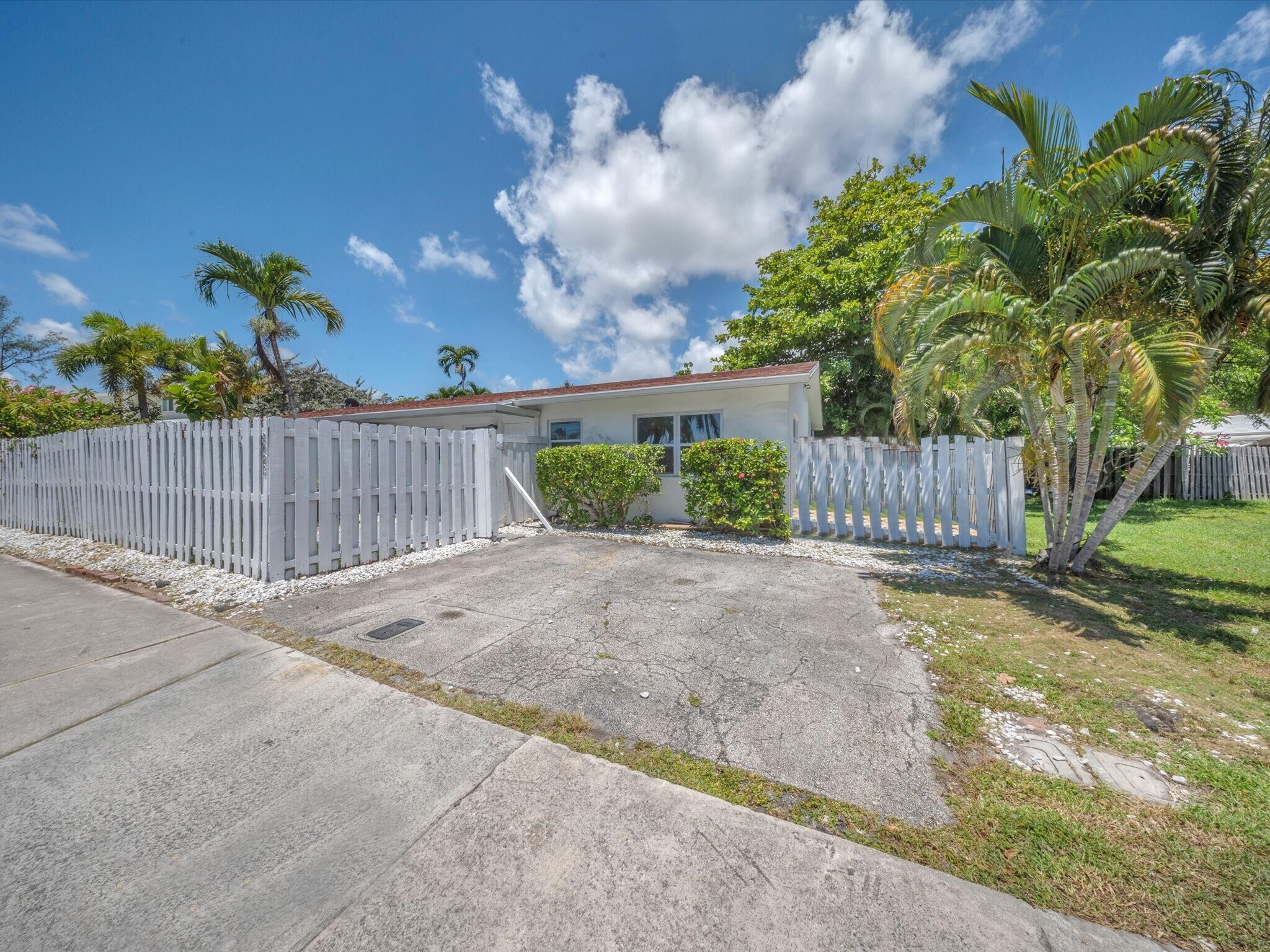 Building Photo - 2019-2023 NE 15th Ave