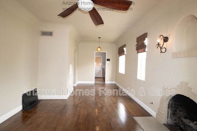 Building Photo - 122 N Martin Ave