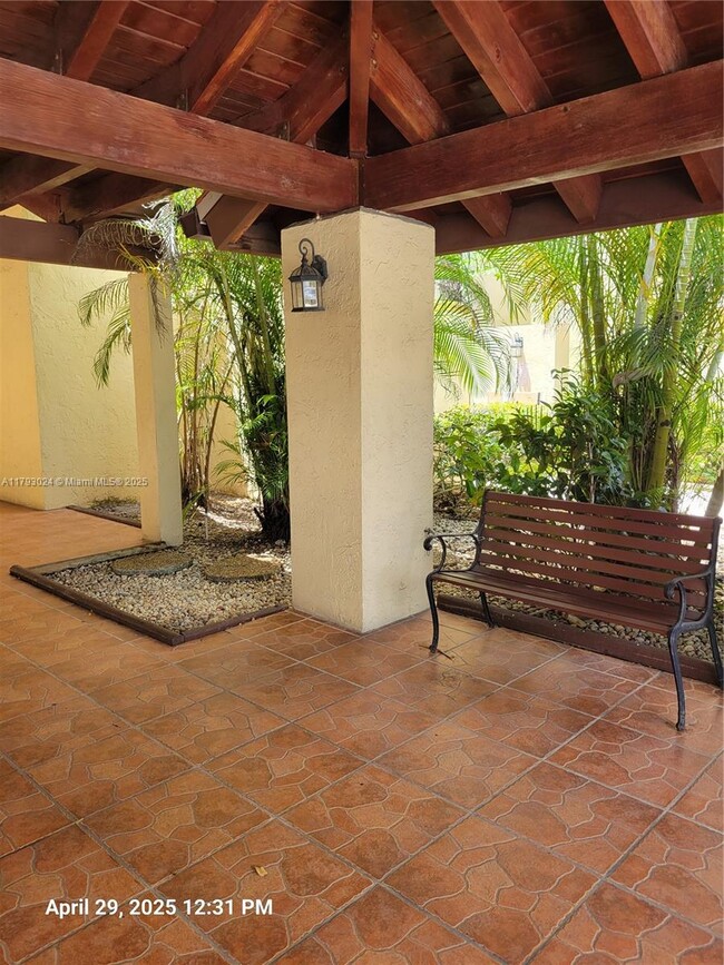 Building Photo - 8860 SW 123rd Ct