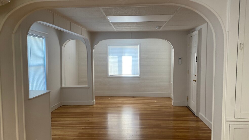 Close-up View - 444 Central Ave