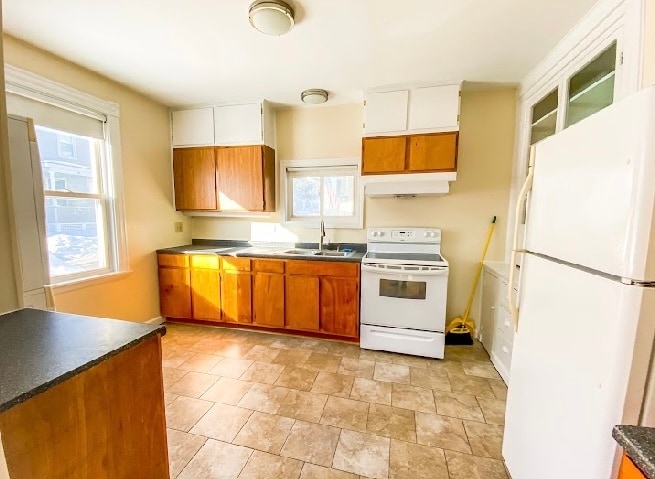 Building Photo - 15 Weston St