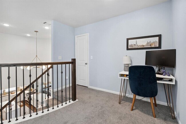 Building Photo - 112 Allora Pl