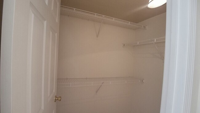 Building Photo - Beautiful 2/2 condo for rent next to Waterford Lakes Town Center and UCF