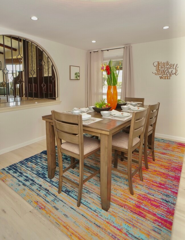 Building Photo - 15341 Vermont St