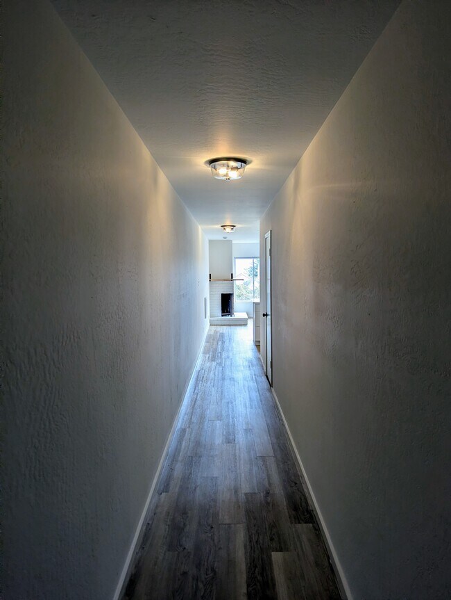 Building Photo - 32nd Ave