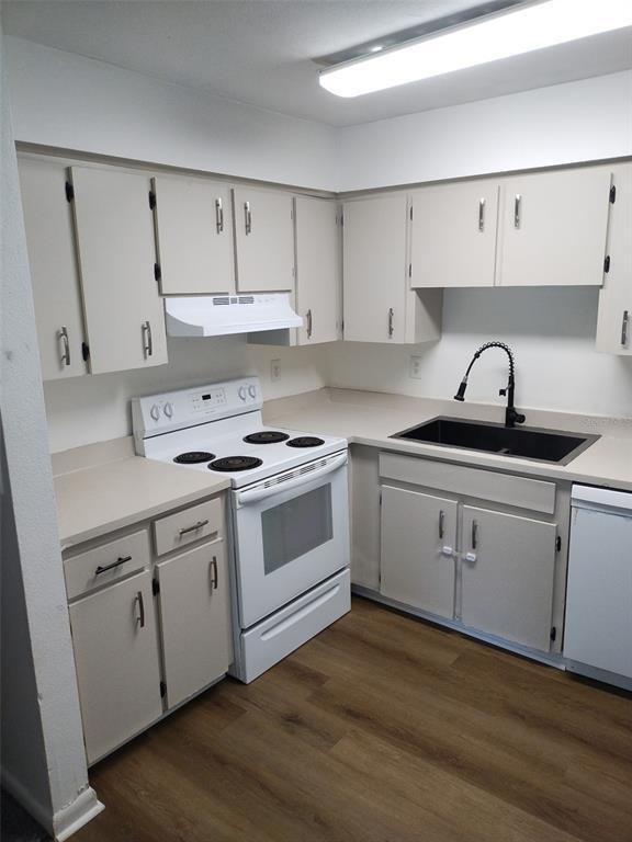 Building Photo - 256 Village View Ln