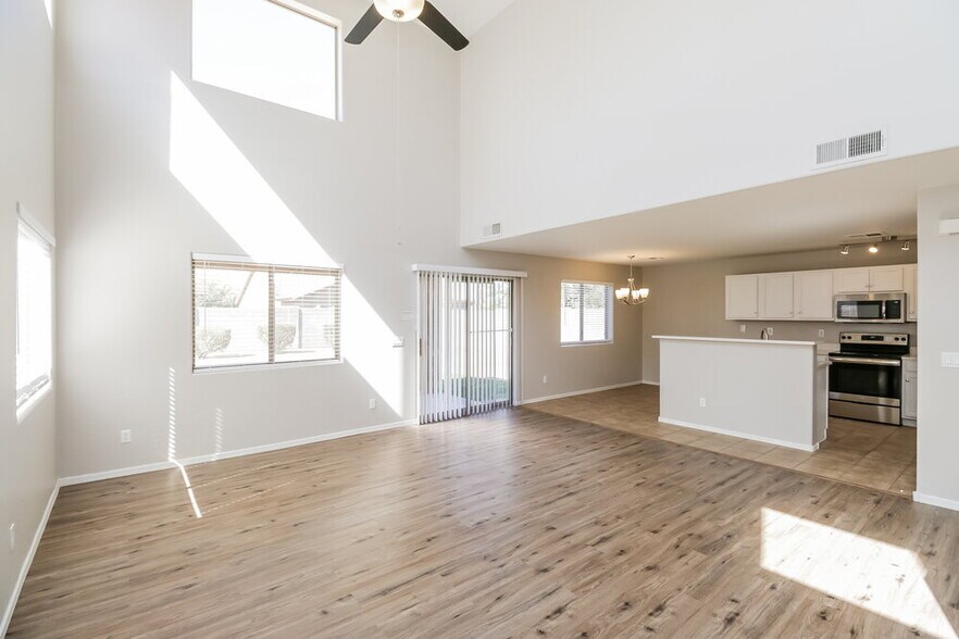 Building Photo - 41386 N Cambria Dr