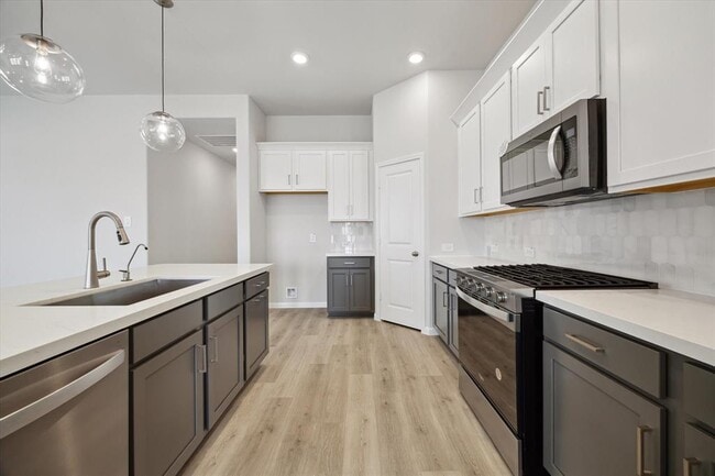 Building Photo - 21127 Secret Garden Ln