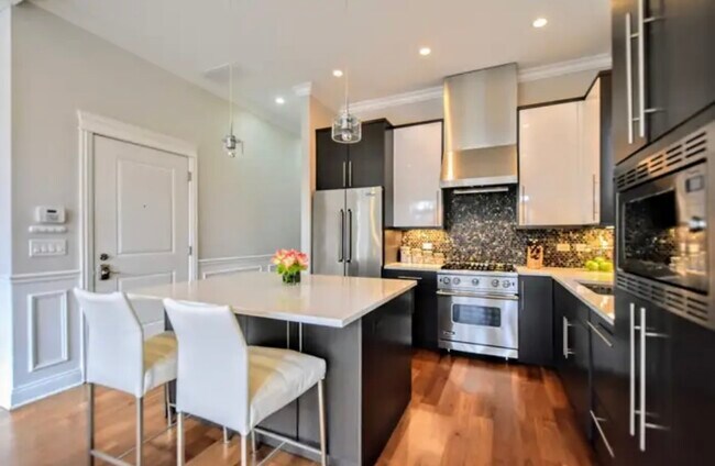 Building Photo - 1124 W Wrightwood Ave