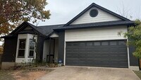 Building Photo - Beautifully Updated 3BR Home in Prime South Austin Location!