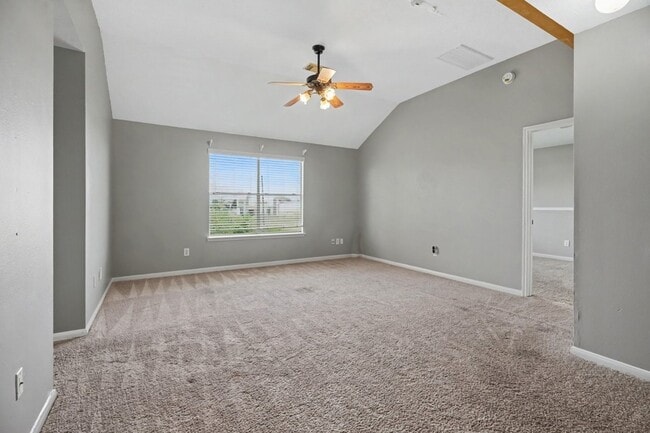 Building Photo - 526 Oak Briar Dr