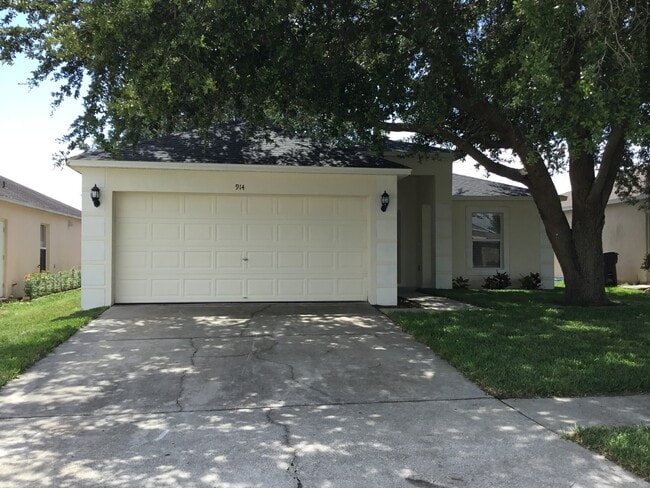 Primary Photo - 914 Stallion Way