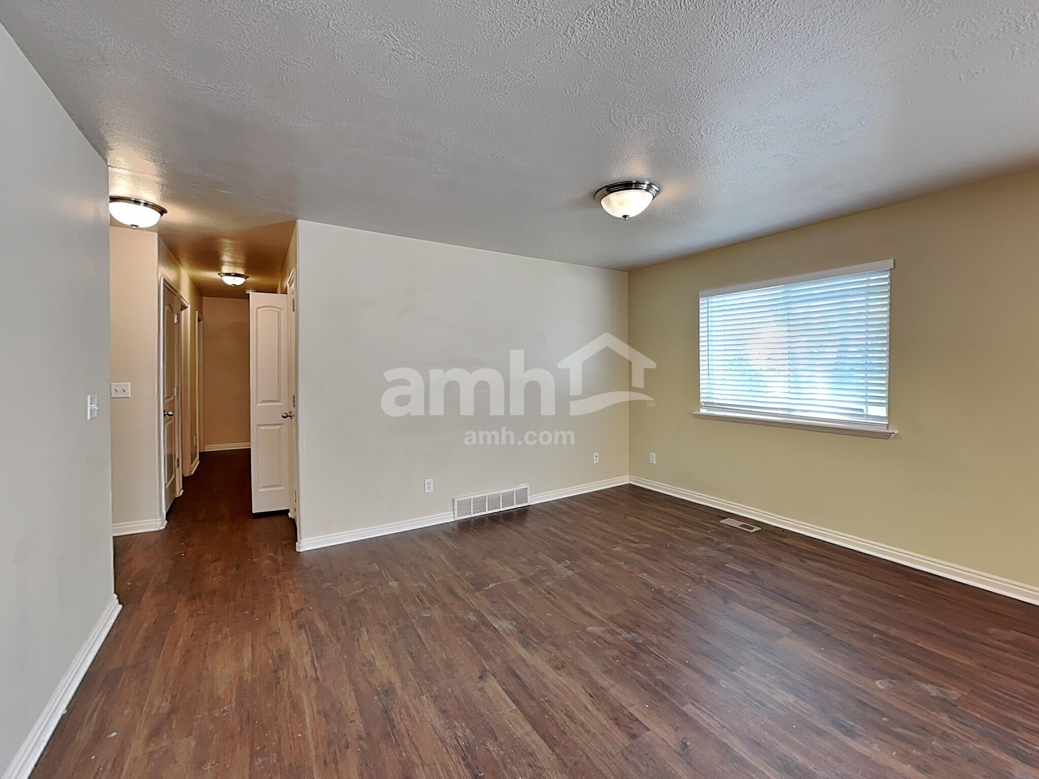 Building Photo - 1444 S 50 W