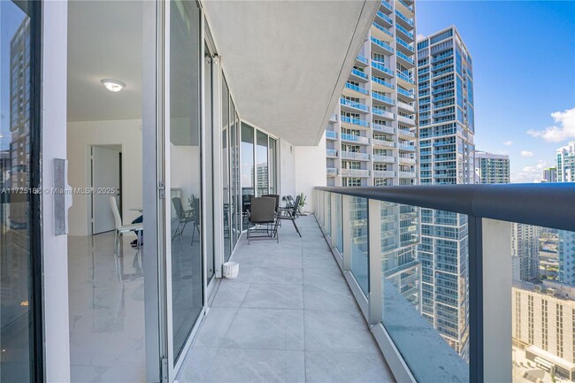 Building Photo - 465 Brickell Ave