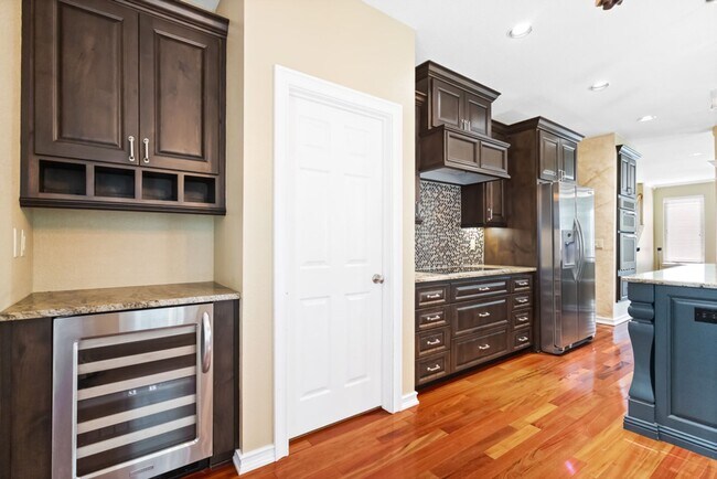 Building Photo - 2538 Somerall