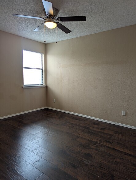 Building Photo - 11600 Marsh McCall Way