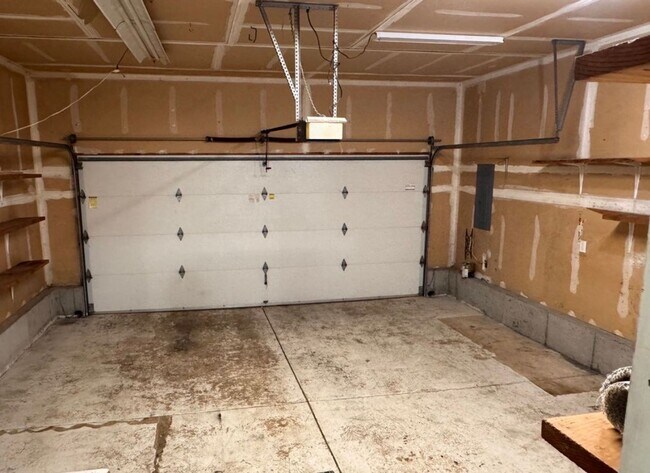 Building Photo - 655 Arthur Ave