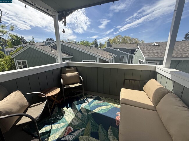 Building Photo - 1144 Maywood Ln