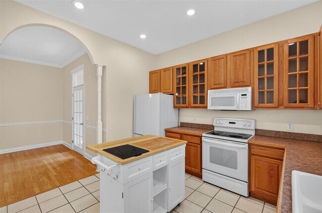 Building Photo - 6827 S Trask St
