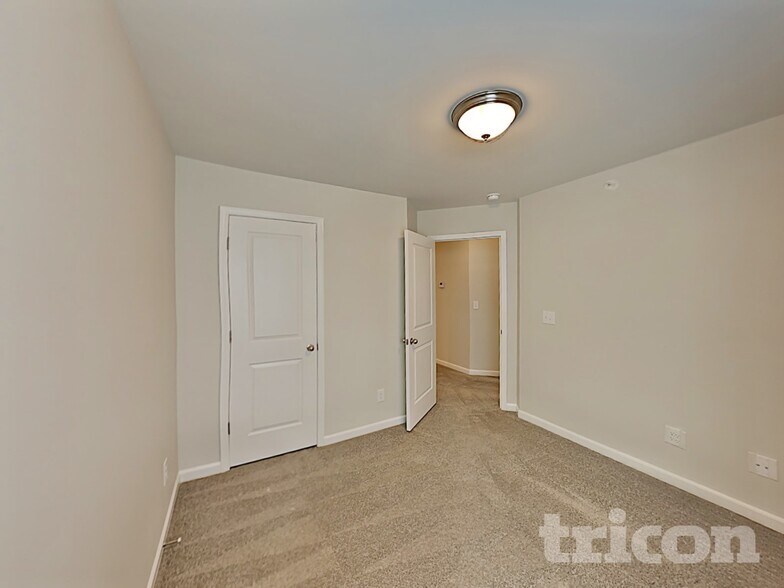 Building Photo - 305 Woodfern Ct