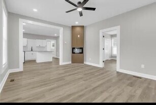 Building Photo - 101 Ellison Cir