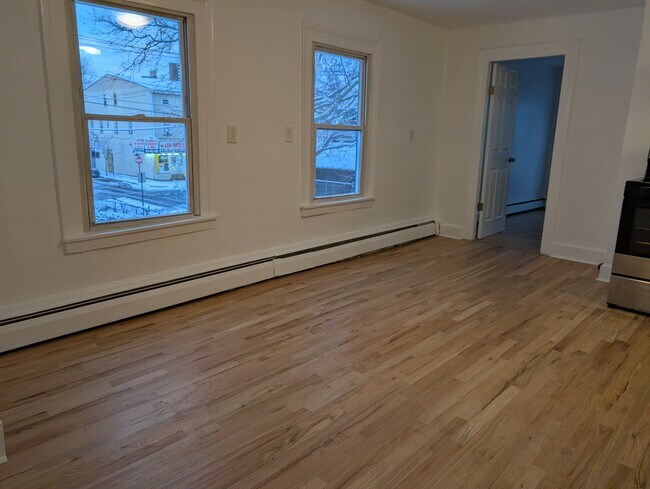 Building Photo - 64 Liberty St