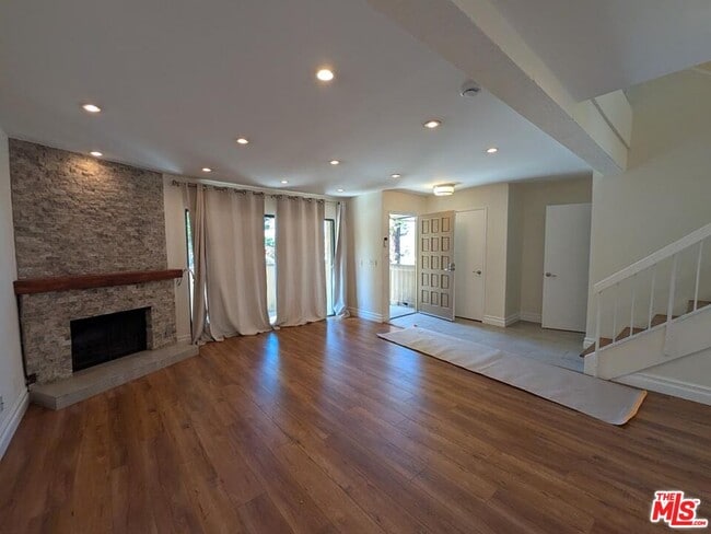 Building Photo - 10051 Topanga Canyon Blvd