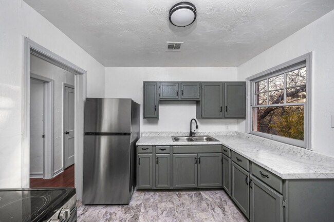 Building Photo - 1414 NW 23rd St