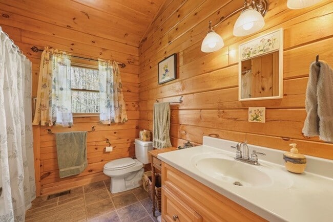 Building Photo - Peaceful Log Home Retreat – Long-Term Beck...