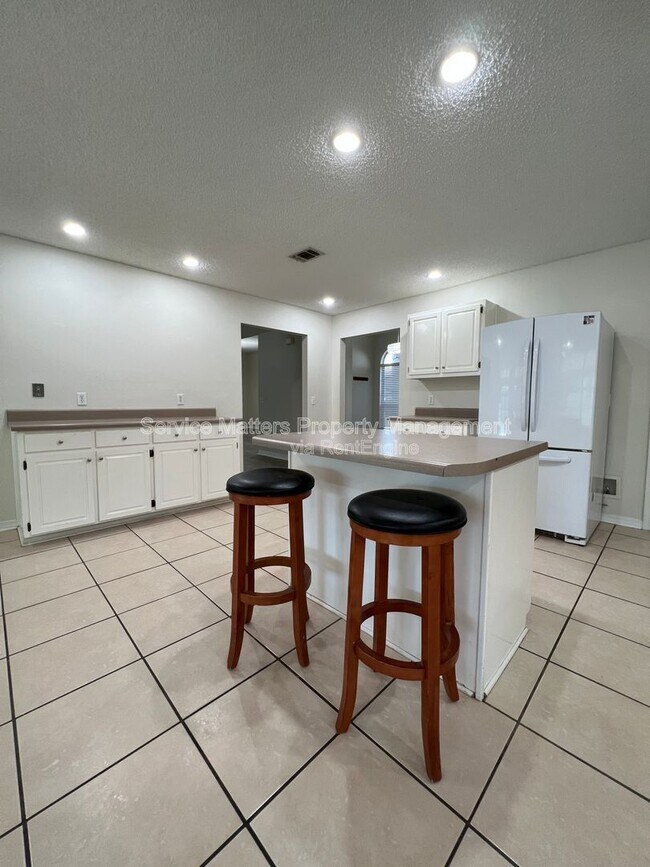 Building Photo - 6069 Breckenridge Dr