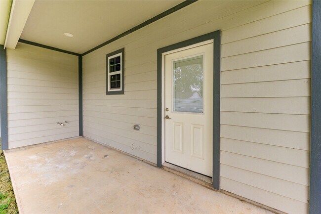 Building Photo - 1513 Sherl St