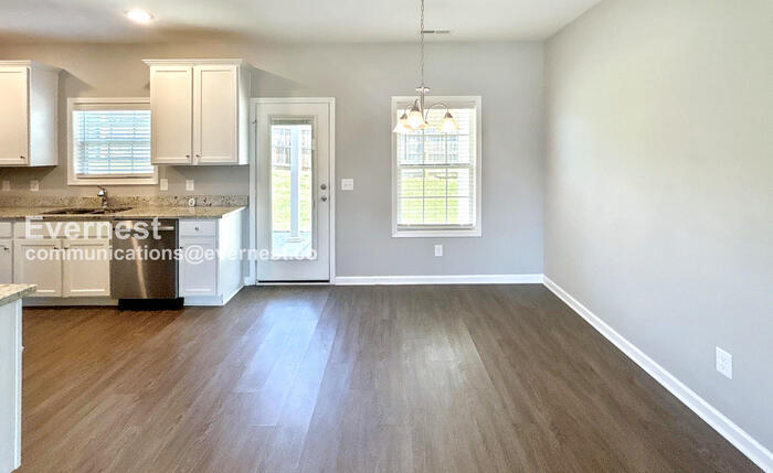 Building Photo - 1207 Trestle Dr