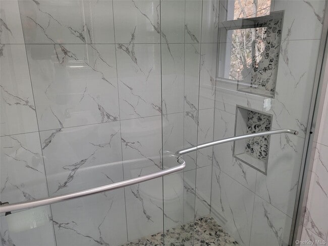 Building Photo - 83 W Main St