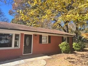 Building Photo - 435 Central Dr NW