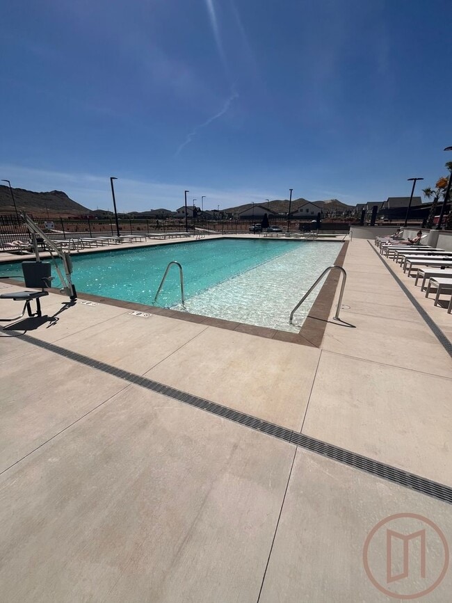 Building Photo - Flexible lease terms!