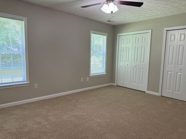Building Photo - Sweet Home in Tucker Creek Estates