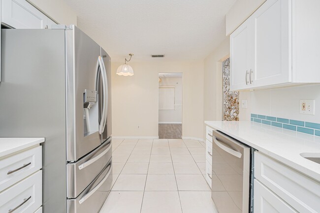 Building Photo - Renovated 3/2 Home in Daytona Beach