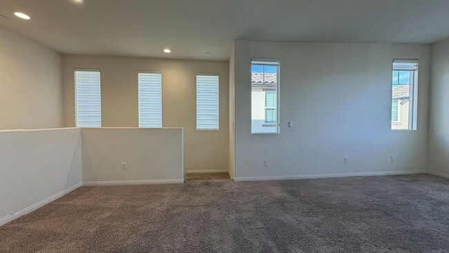 Building Photo - 646 S Brampton Ave