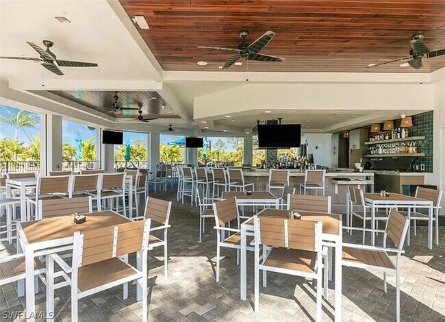 Building Photo - 12180 Wellen Golf St