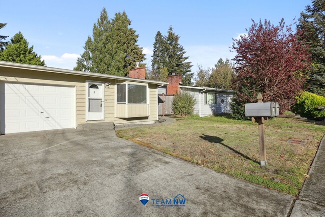 Primary Photo - Move in ready! Charming Duplex in Tumwater...