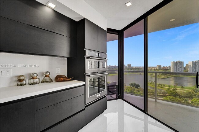 Building Photo - 20281 E Country Club Dr