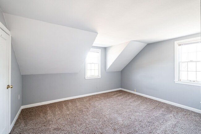 Building Photo - 2411 W Mill Rd