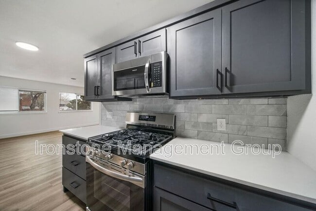 Building Photo - 4523 E 31st St