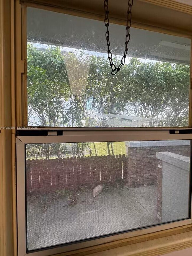 Building Photo - 1120 NE 24th Ave