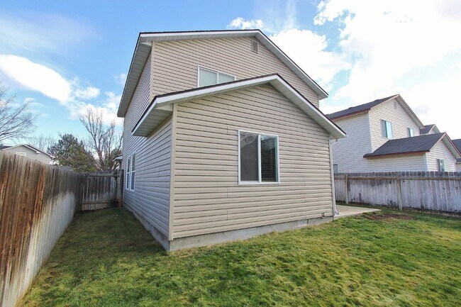 Building Photo - 3240 W Wave Dr