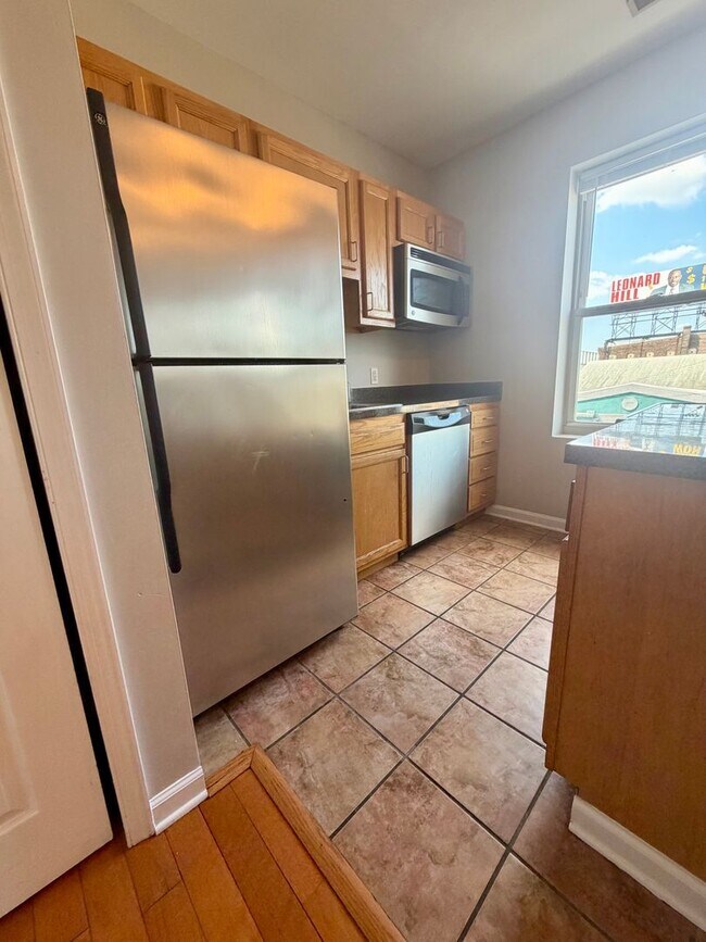 Building Photo - Stunning 1-Bed/1-Bath Apartment with Private Roof Deck and Parking Spot! Available NOW!