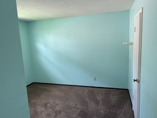 Building Photo - 832 Lucerne Cir